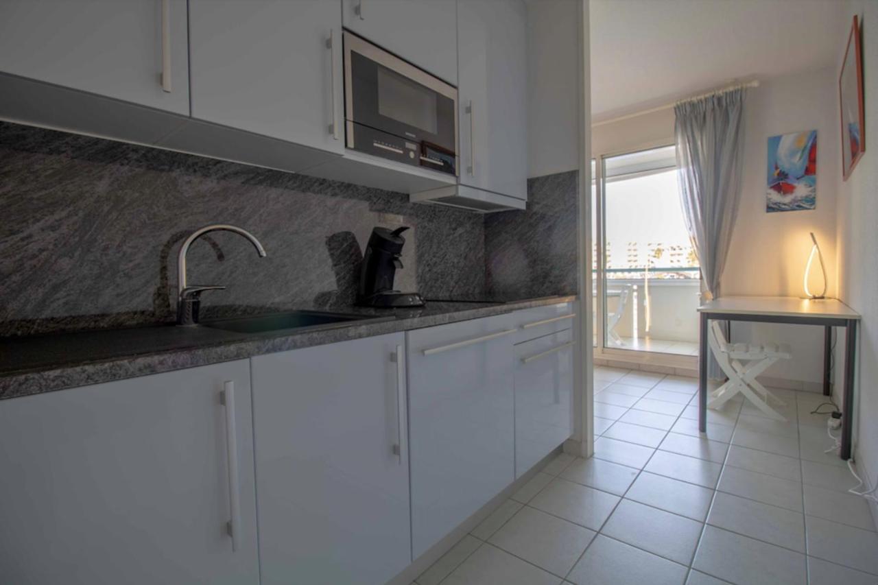 Apartment With Balcony And View On The Port Fréjus エクステリア 写真