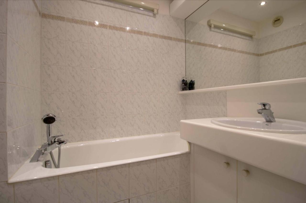 Apartment With Balcony And View On The Port Fréjus エクステリア 写真